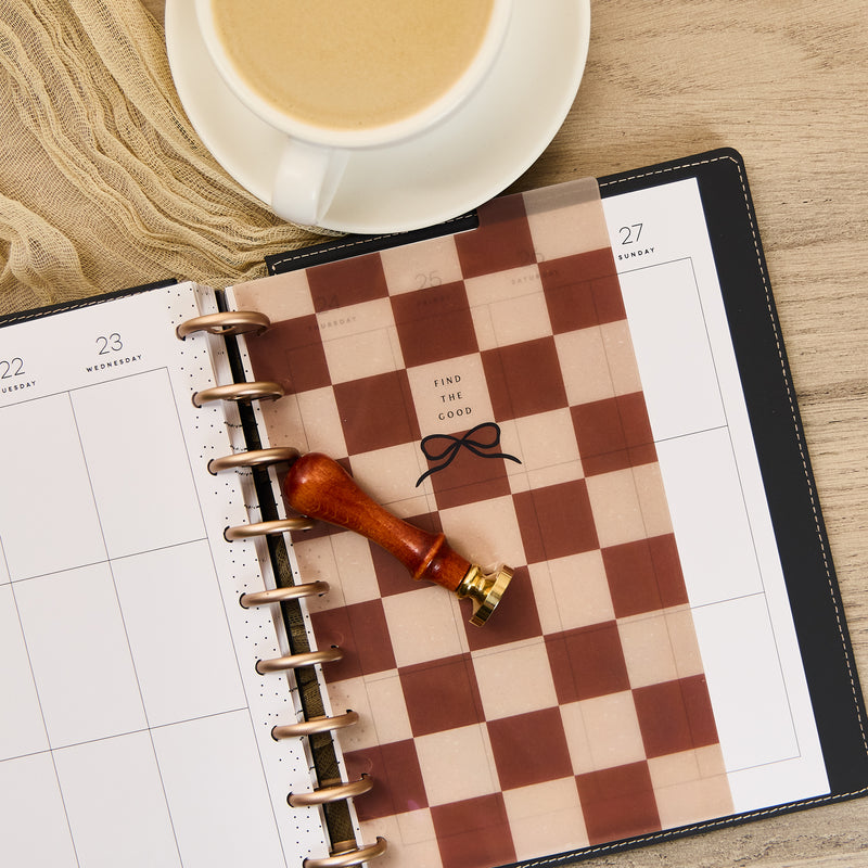 Modern Charm - Classic Dashboard