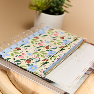 Buzzy Garden - Snap In Classic Card Holder Wallet